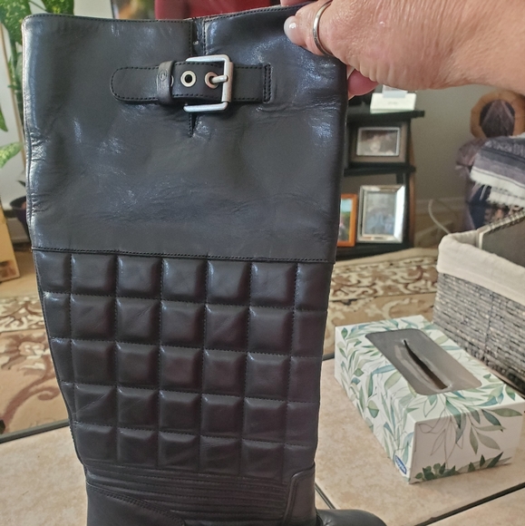 Gorgeous tall leather boots - Picture 3 of 5